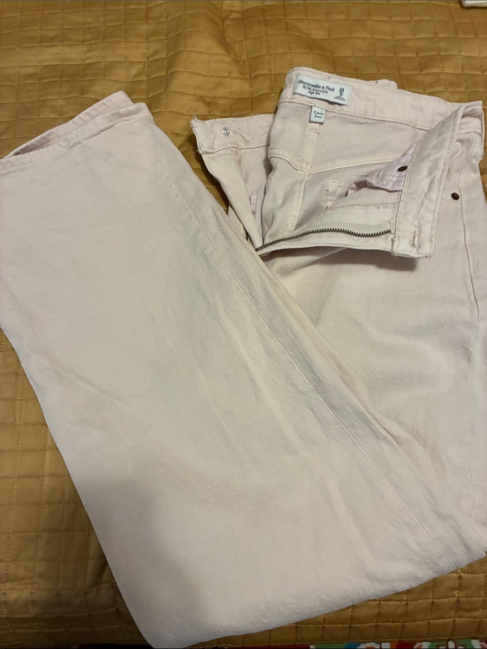 Abercrombie & Fitch Women’s Pale Pink High Rise Curve Love 8R Jeans